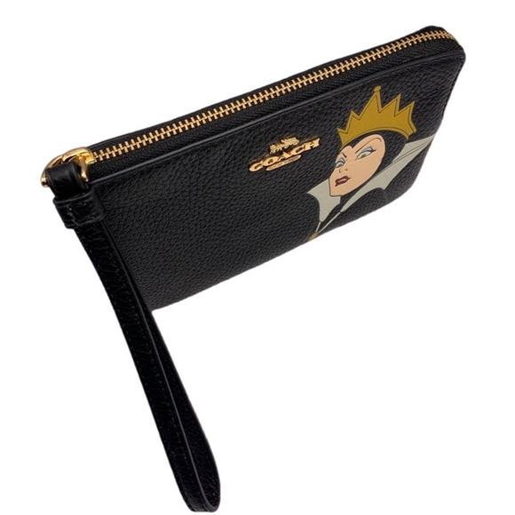 Disney X COACH Corner Zp Wristlet With Evil Queen Motif - Picture 3 of 8